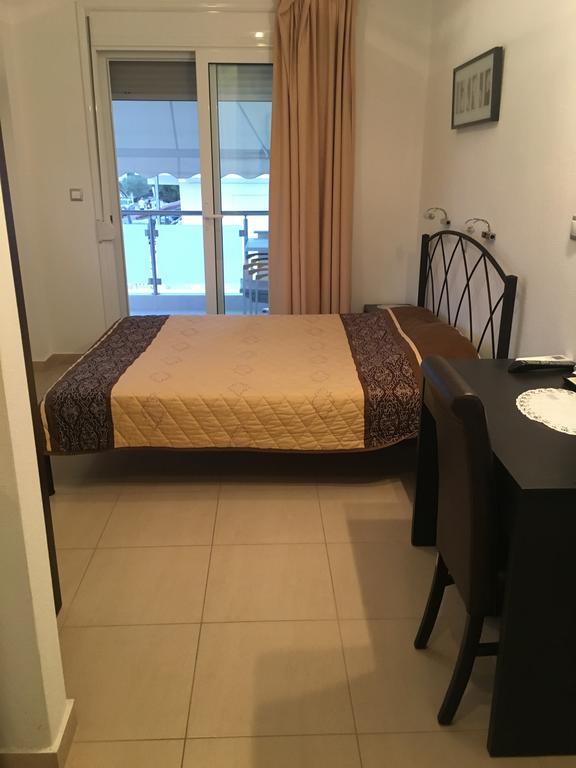 Vicky Rooms Paralia Dionisiou Zewnętrze zdjęcie