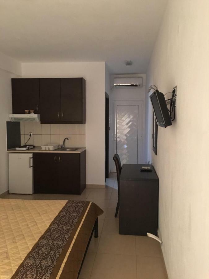 Vicky Rooms Paralia Dionisiou Zewnętrze zdjęcie