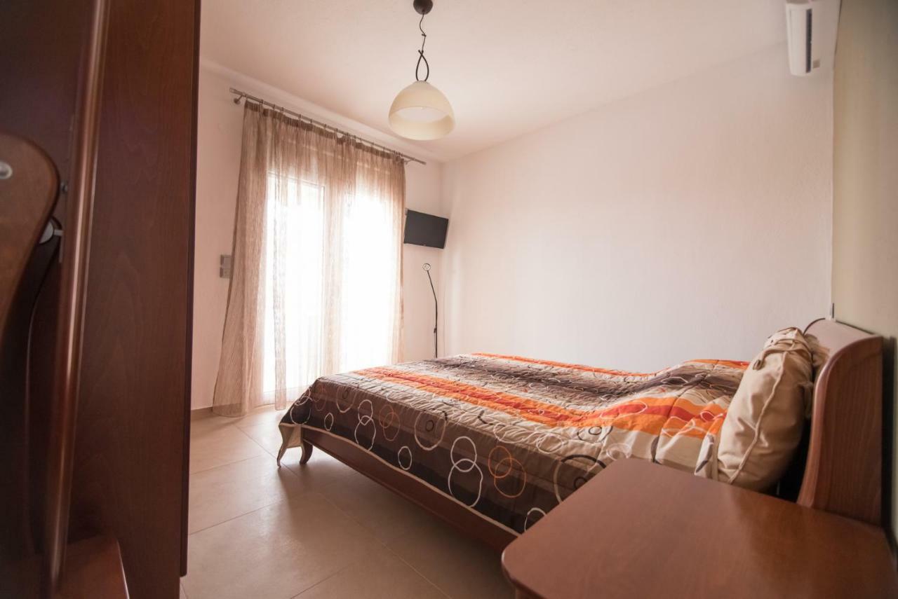 Vicky Rooms Paralia Dionisiou Zewnętrze zdjęcie