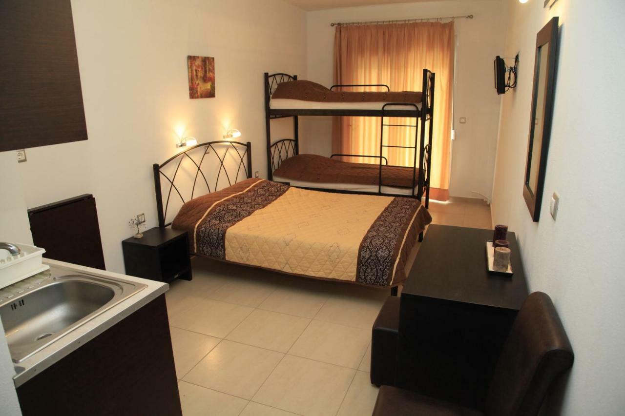 Vicky Rooms Paralia Dionisiou Zewnętrze zdjęcie