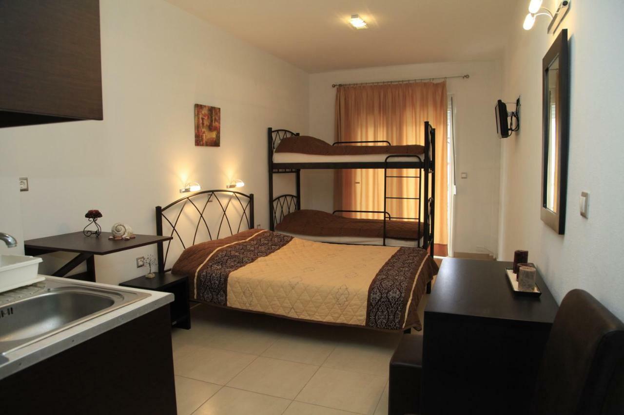 Vicky Rooms Paralia Dionisiou Zewnętrze zdjęcie